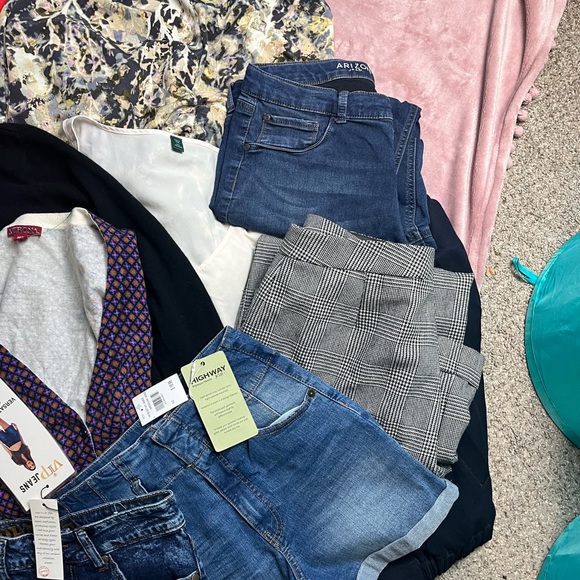 Rescue Box- Over loved small flawed various sized box - Picture 4 of 4